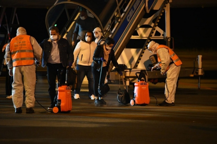 Ürdün’den Getirilen Türk Vatandaşları Yurda Ayak Bastı