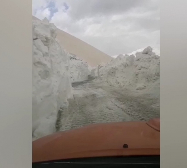 Bahçesaray Yolu Ulaşıma Açıldı