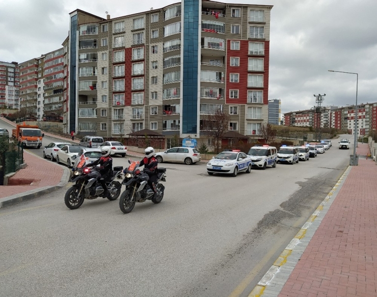 Emniyet Ekipleri Çocukların 23 Nisan Coşkusuna Ortak Oldu