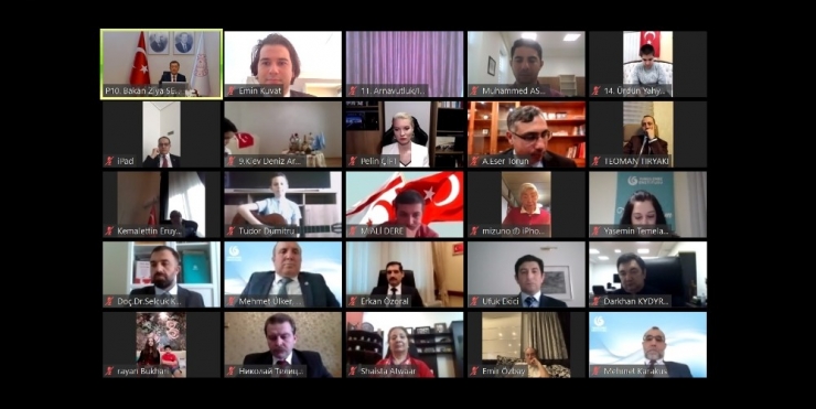 Yunus Emre Enstitüsü Eşine Az Rastlanır Bir 23 Nisan Kutlaması Gerçekleştirdi