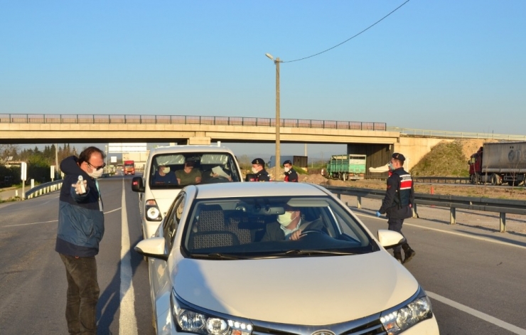 Jandarma Korona Virüs Kontrolü Yaparken Uyuşturucu Ele Geçirdi