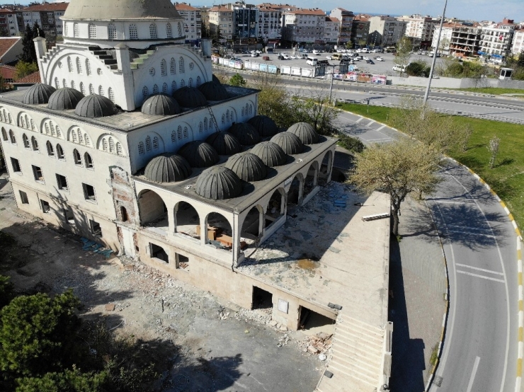 Depremde Minaresi Yıkılan Caminin Son Durumu Havadan Görüntülendi