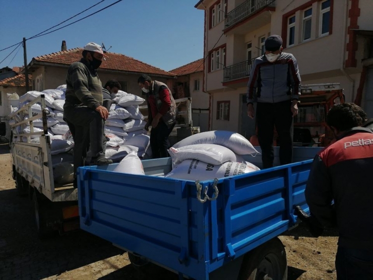 42 Çiftçiye ’’Korunga’’ Tohumu Dağıtıldı