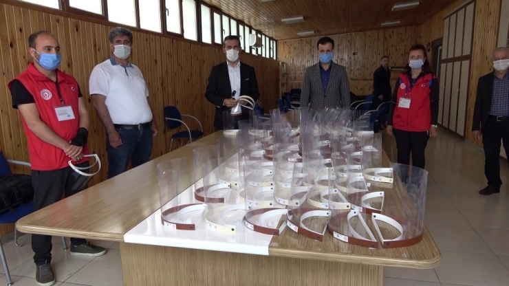 Eczacılara Gençlik Ve Spor Müdürlüğünden Siperlik