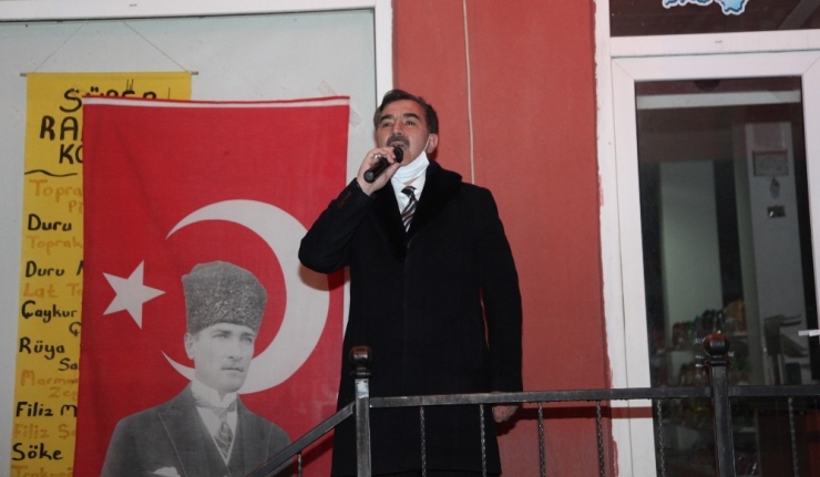 Ahlat Belediyesi Personelleriyle İstiklal Marşı Okudu