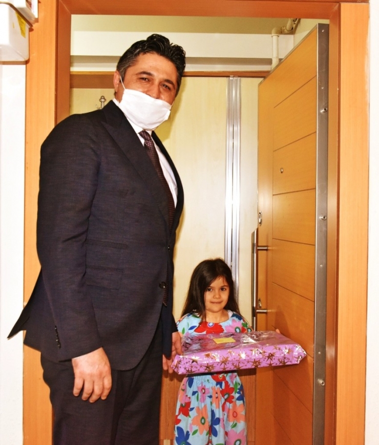 Öğrencilerin Ödülleri Başkan Acar’dan