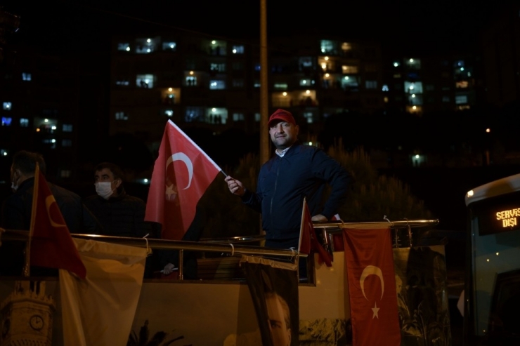 Başkan Gümrükçü’den Otobüsle Bayram Kutlaması