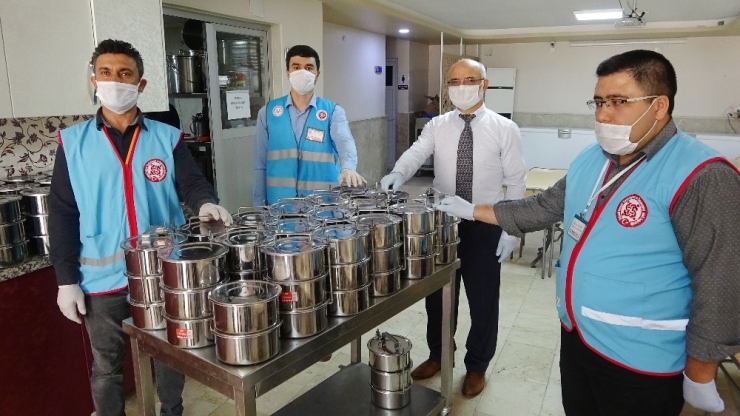 Aşevinde Kazanlar "Milli Dayanışma" İle Kaynıyor