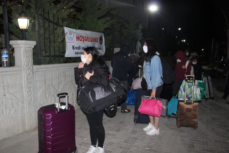 Fransa’dan Türkiye’ye Getirilen Türk Vatandaşı “Var Olsun Türkiye’miz”