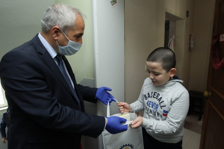 Başkan Büyükgöz’den Gazi Çocuklarına Hediye