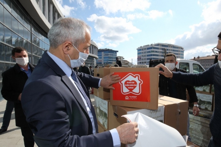 Gebze’de İhtiyaç Sahiplerine 9 Bin Adet Ramazan Kolisi Dağıtılıyor