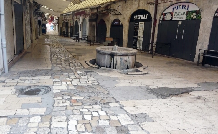 Tarihi Uzun Çarşı’da Ramazan’ın İlk Günü Sessizlik