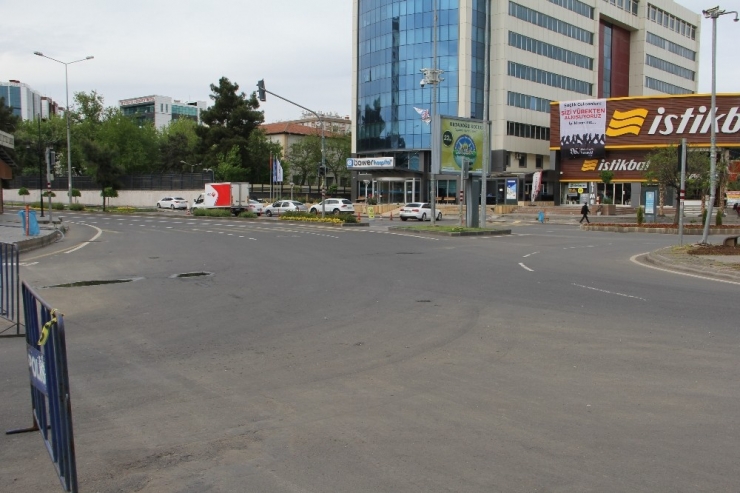 Diyarbakır Sokakları Kısıtlamanın İkinci Gününde De Boş Kaldı