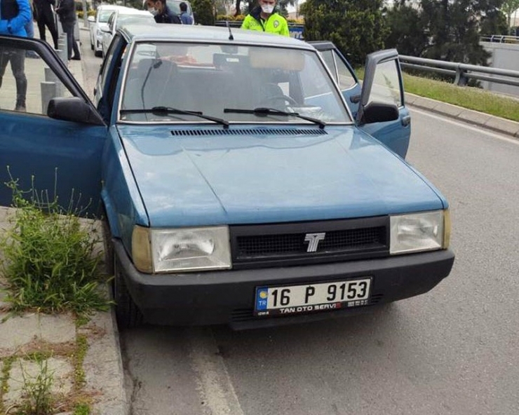 Polis, Silahlı Şahsın Üzerine Atılarak Engellemeye Çalıştı