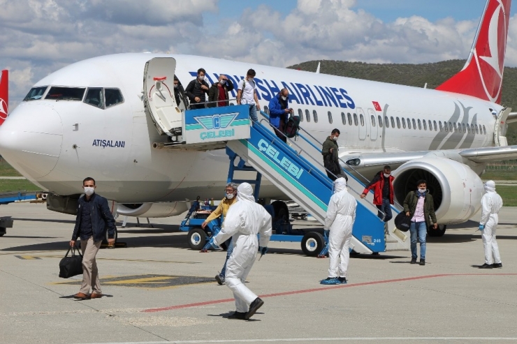 Karadağ’dan 148 Türk Vatandaşı Bingöl’e Getirildi