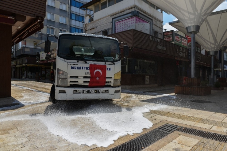 Muratpaşa Dezenfekte Olmaya Devam Ediyor