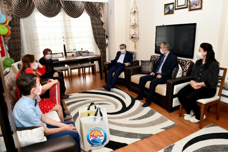 Vali Su’dan Şehit Ailesine Ziyaret