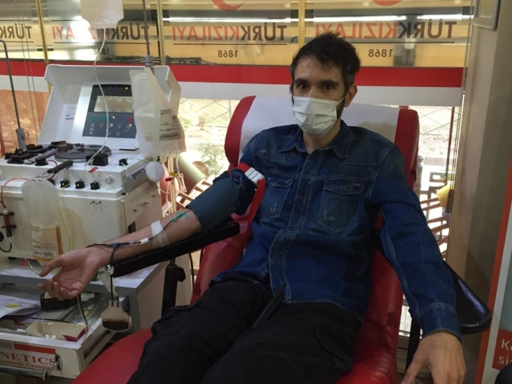 Koronayı Yendi Hayat Kurtarmak İçin Kızılay’a Koştu