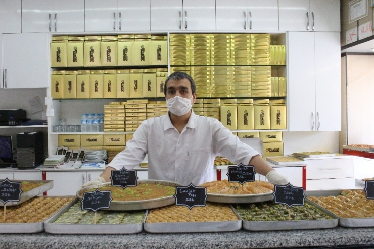 Uşak’ta Tatlıcı Esnafı Ramazan Ayı Satışlarından Umutlu
