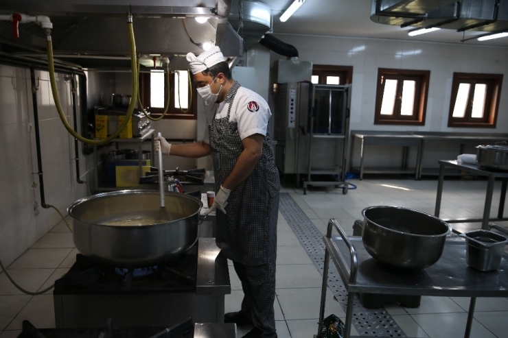 Sincan Belediyesi Ramazan Boyunca 10 Bin Gıda Kolisi Dağıtacak