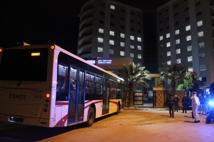 Tayland’dan Getirilen 82 Türk Vatandaşı İzmir’de Karantinaya Alındı