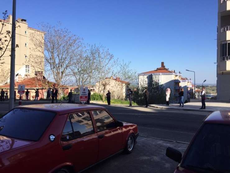 Fırınlarda Ramazan Pidesi İçin Uzun Kuyruklar Oluştu