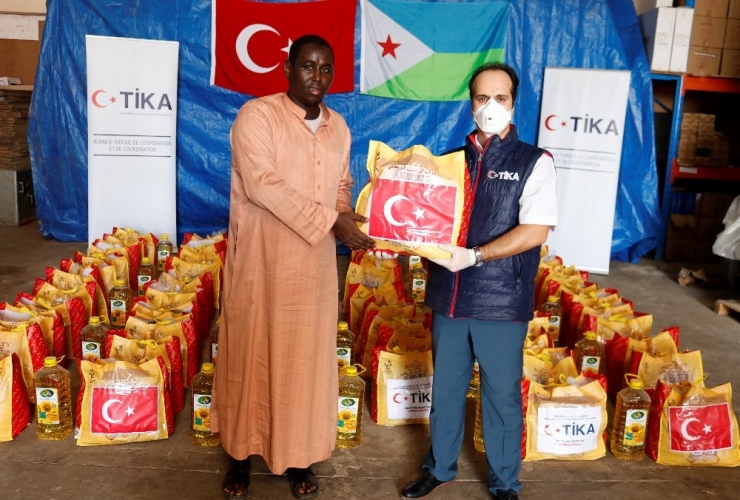 Tika’dan Cibuti’de Bin Aileye Gıda Yardımı