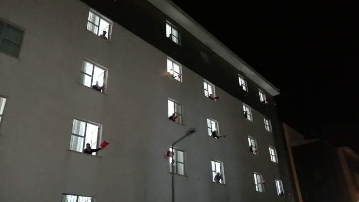 Van Valisi Bilmez Karantinadaki Vatandaşları Ziyaret Etti