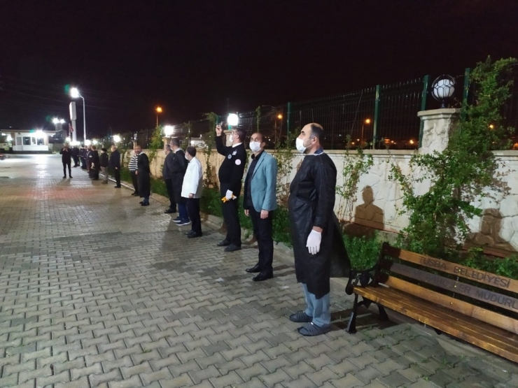 Karantinadakiler İstiklal Marşı’nı Okudu