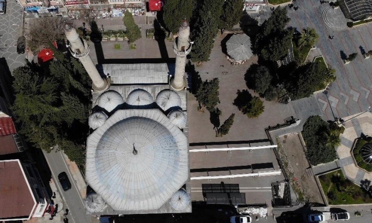 Ramazan’ın İlk Cuma’sında Da Camiler Mahzun