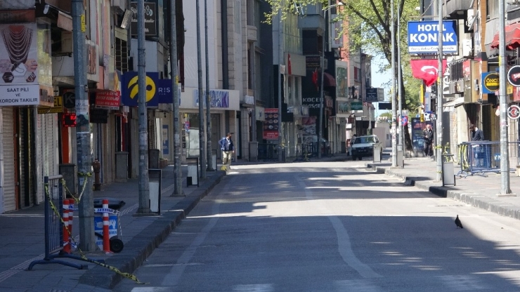Zonguldak’ta Kısıtlamanın İkinci Gününde De Cadde Ve Sokaklar Sakin