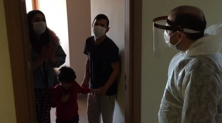 İl Müdürü Dereci, Gözetim Altında Tutulan Vatandaşları Ziyaret Etti