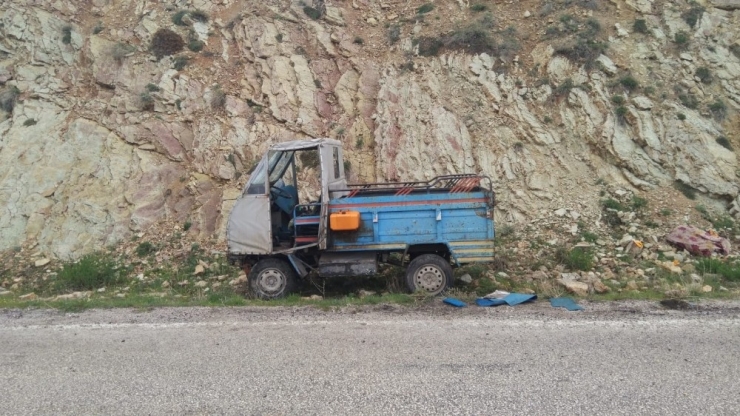 Şuhut’ta Patpat Kazası: 1 Ağır Yaralı