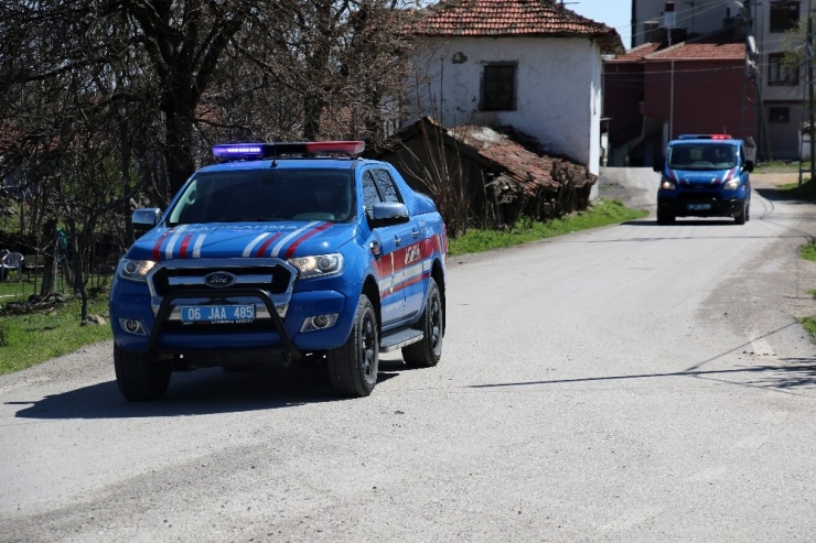Jandarma Covid-19 İle Mücadelede Kırsalda Tedbiri Elden Bırakmıyor