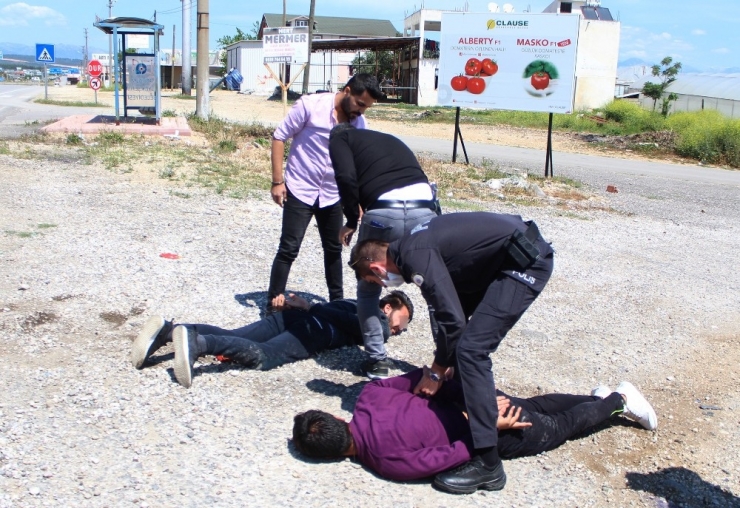 İki Genç Ceza Yememek İçin Ortalığı Birbirine Kattı