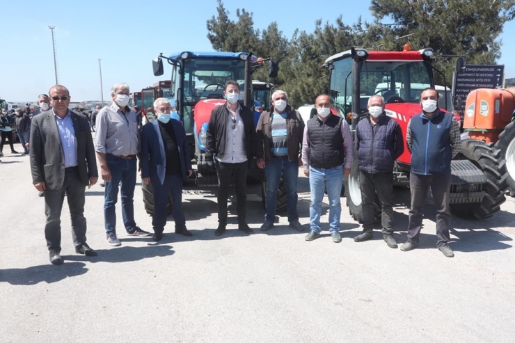 35 Traktörle İmece Usulü Dezenfekte