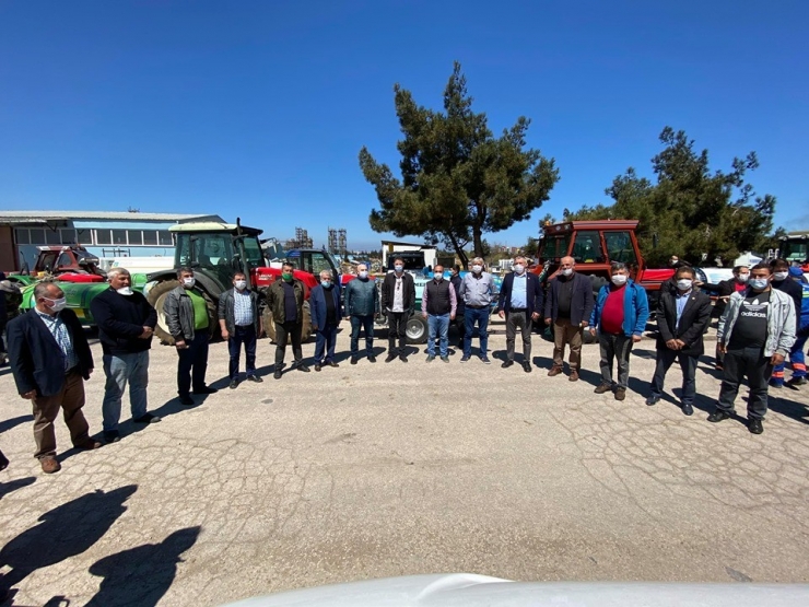35 Traktörle İmece Usulü Dezenfekte