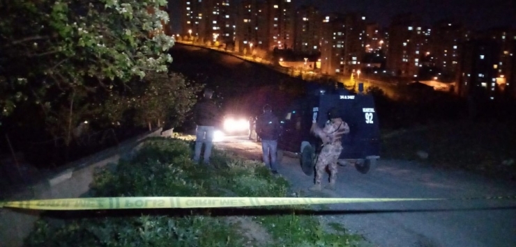 Polisin "Dur" İhtarına Uymayan İki Hırsızlık Şüphelisi Kovalamaca Sonunda Yakalandı