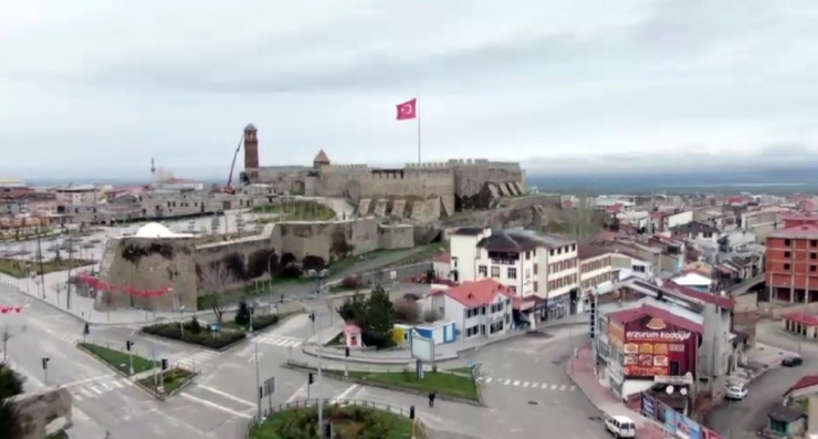 Boş Kalan Sokaklar Havadan Görüntülendi