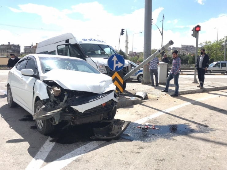 Gaziantep’te Trafik Kazası: 2 Yaralı