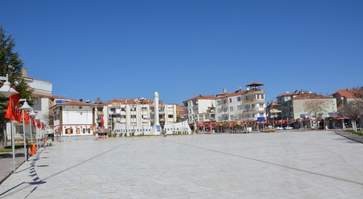 Korkuteli Sokaklarında Sessizlik Hakim