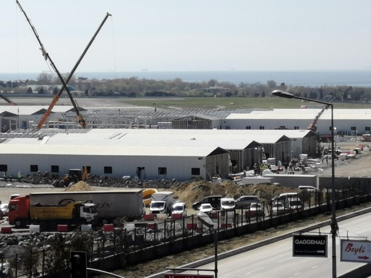 Atatürk Havalimanı’ndaki Hastanenin Çatı Ve Duvarları Ortaya Çıktı