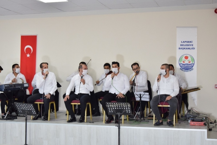 Roman İlahi Grubundan Korona Konseri