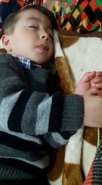 Sahurda Çocuğun Uykuyla İmtihanı Gülümsetti