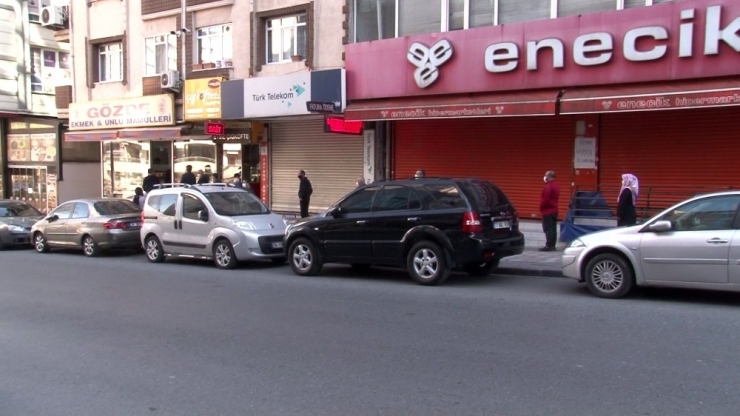 Ramazan’ın 2. Gününde De Sosyal Mesafeli Pide Kuyruğu Oluştu