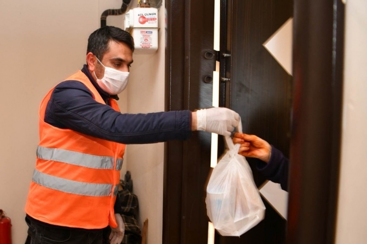 Ramazan’da İhtiyaç Sahiplerine Sıcak Yemek Servisi