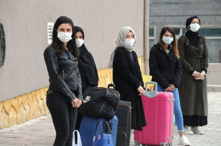 Şırnak’ta İzolasyon Sürecini Tamamlayan 11 Sağlıkçı Göreve Başladı