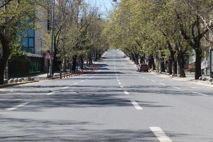 Sokağa Çıkma Kısıtlamasında Ankara Manzaraları