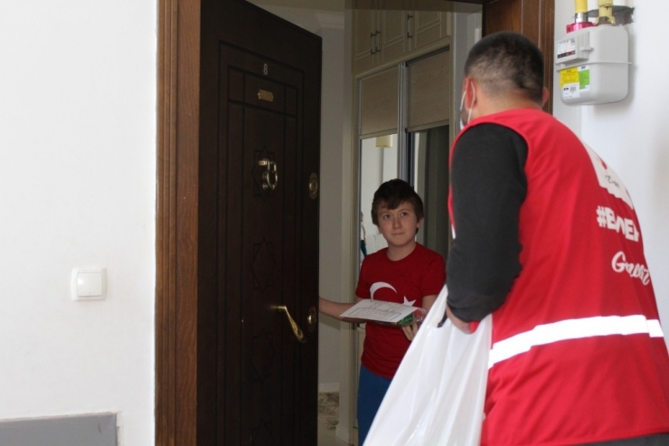 Kızılay Çocukları Unutmadı