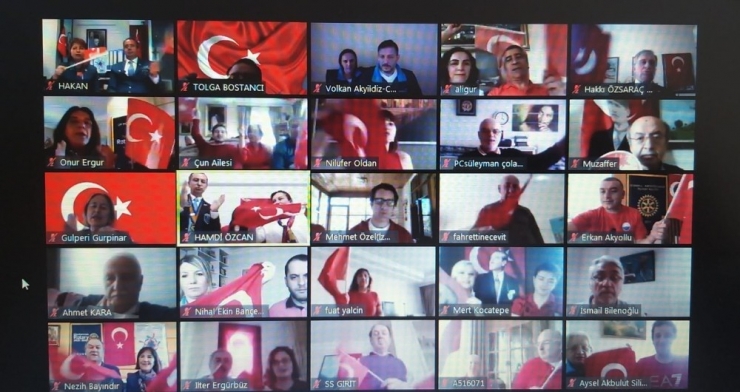 288 Ekranda 700 Kişi 23 Nisan’ı Kutladı